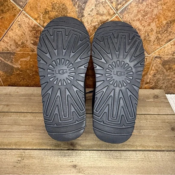 UGG Neumel boots - Picture 6 of 8